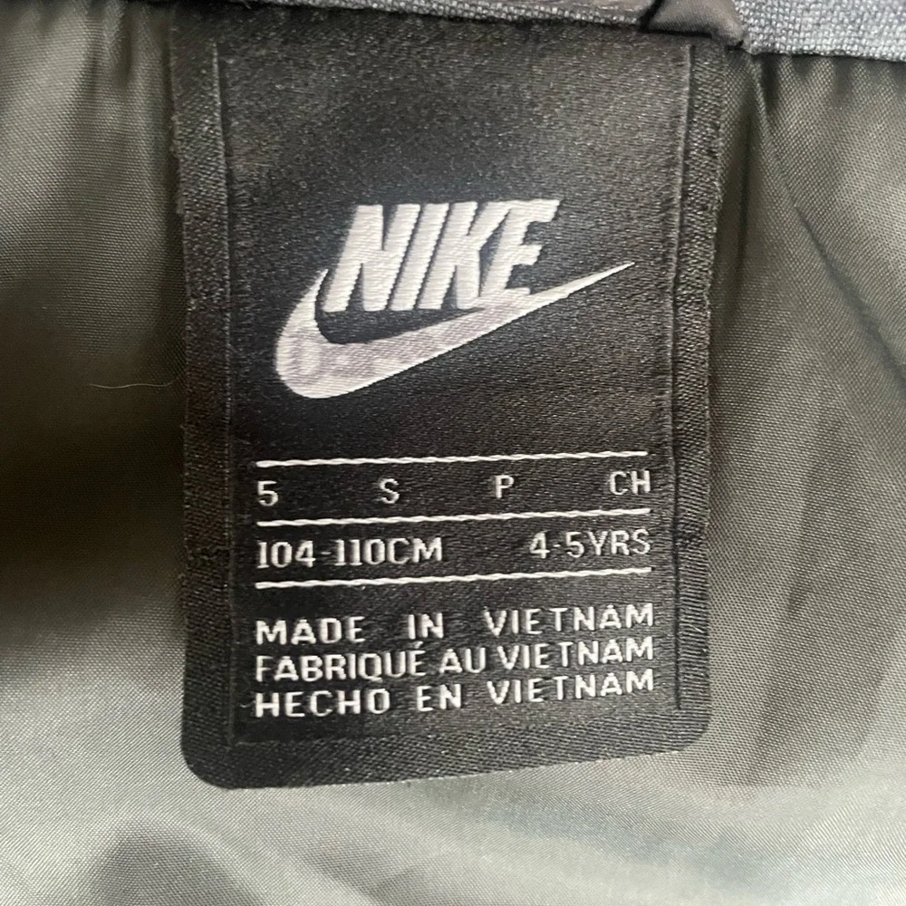 Nike Kids Jacket Vest - Picture 7 of 8
